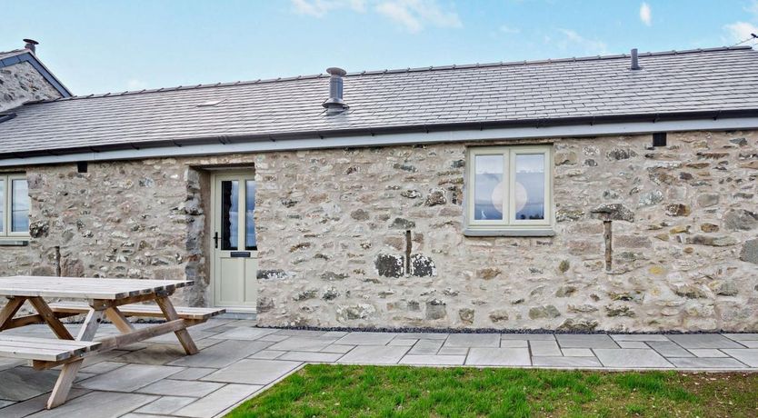 Photo of 2 Bed in Llannefydd