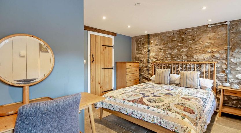 Photo of 2 Bed in Llannefydd