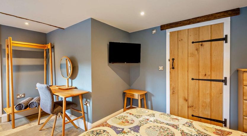 Photo of 2 Bed in Llannefydd