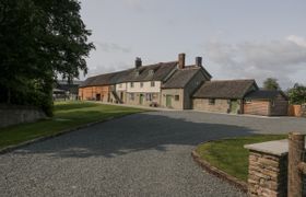 Photo of evenjobb-court-farmhouse