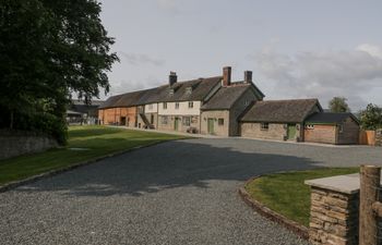 Evenjobb Court Farmhouse Holiday Home