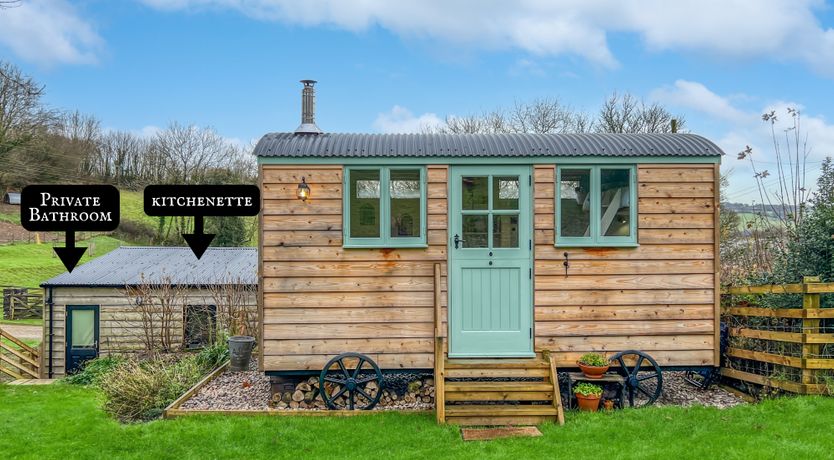 Photo of Foxgloves Hut, Brompton Regis