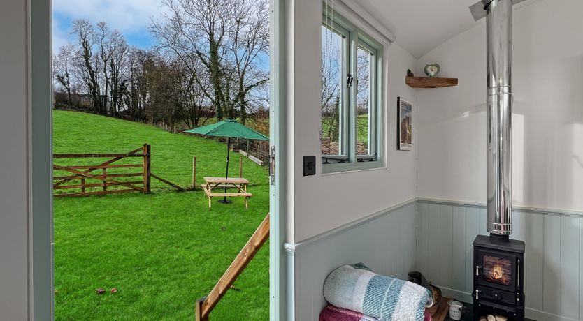 Photo of Foxgloves Hut, Brompton Regis