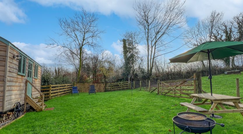 Photo of Foxgloves Hut, Brompton Regis