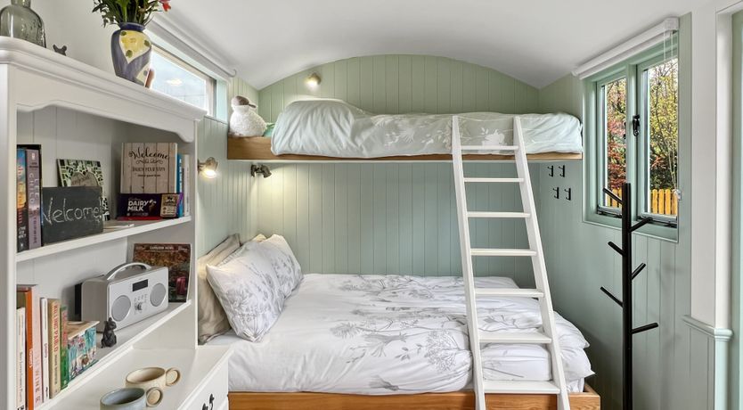 Photo of Foxgloves Hut, Brompton Regis