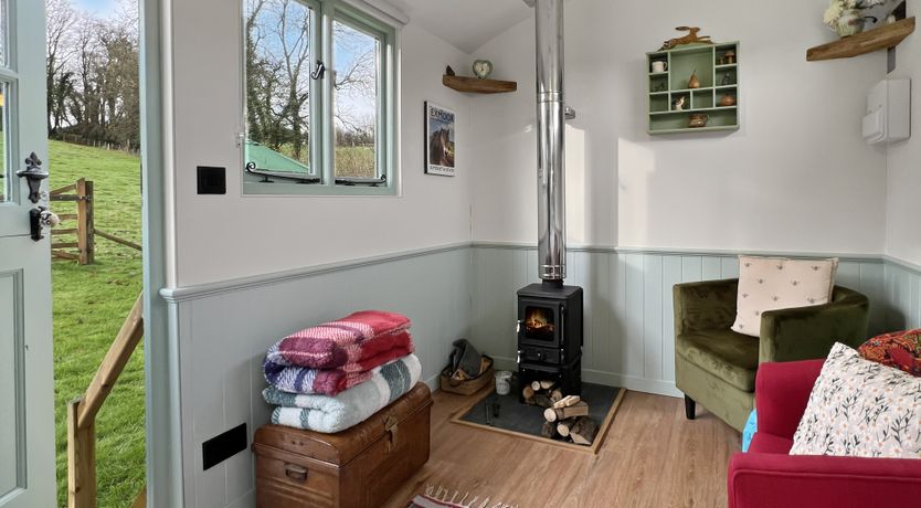 Photo of Foxgloves Hut, Brompton Regis