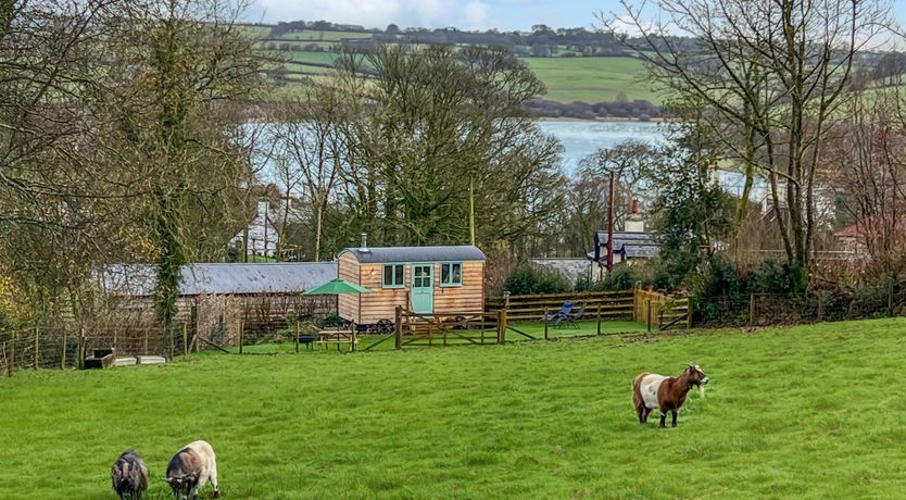 Photo of Foxgloves Hut, Brompton Regis
