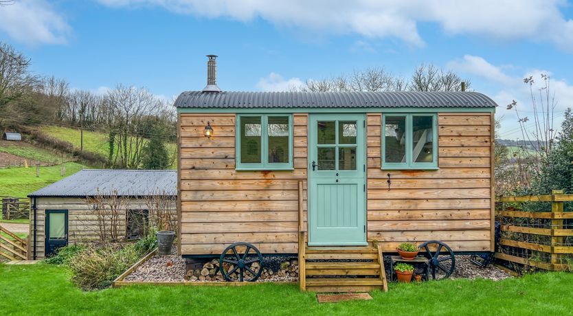 Photo of Foxgloves Hut, Brompton Regis