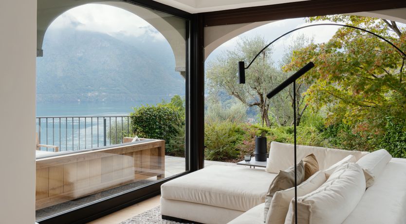 Photo of Lago & Montagne