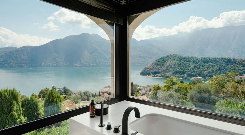 Photo of Lago & Montagne