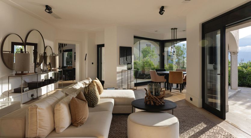 Photo of Lago & Montagne