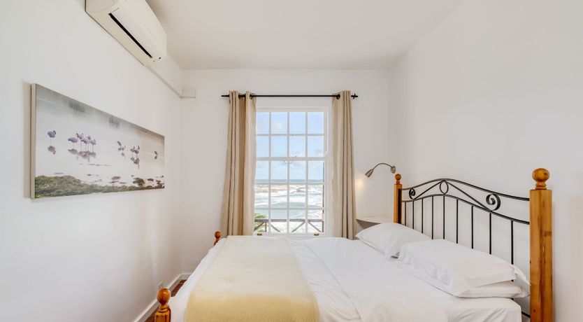 Photo of Infinite Number of Bays