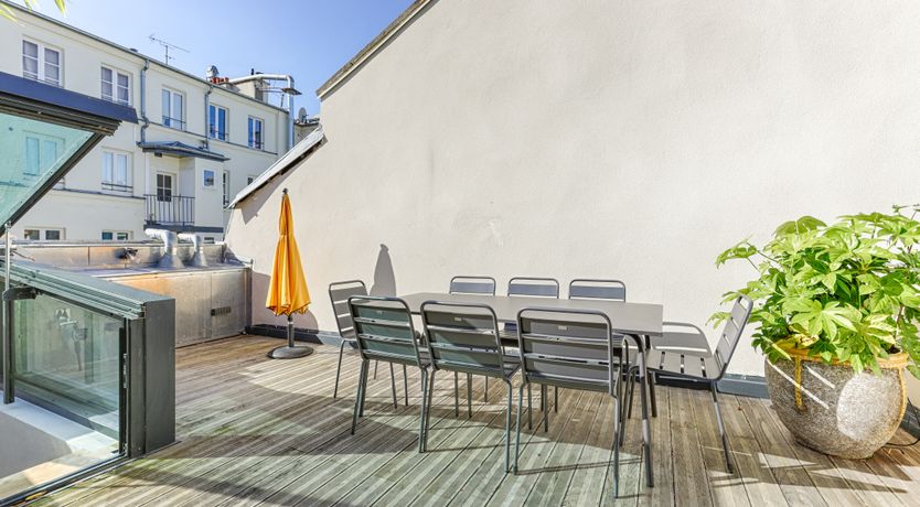 Photo of The Parisian Pearl