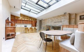 Photo of The Parisian Pearl