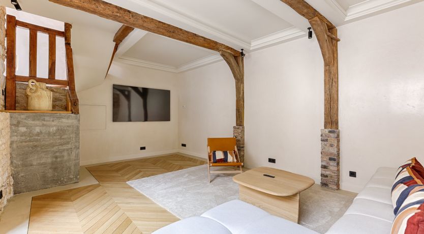 Photo of The Parisian Pearl