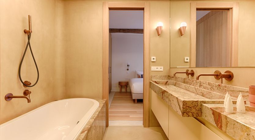 Photo of The Parisian Pearl