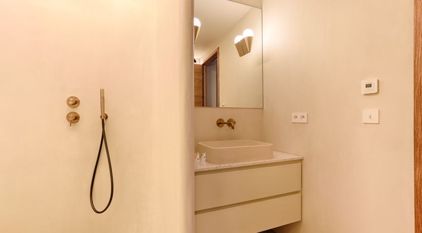 Photo of The Parisian Pearl