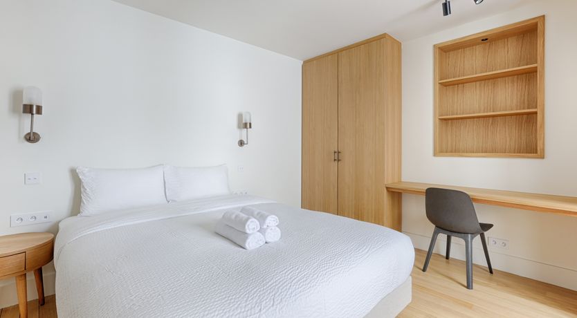 Photo of The Parisian Pearl