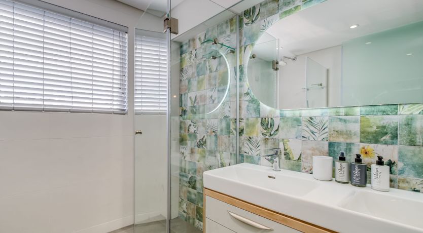 Photo of Seafoam Pearl