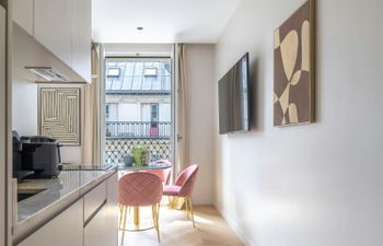 The Parisian Life Holiday Home