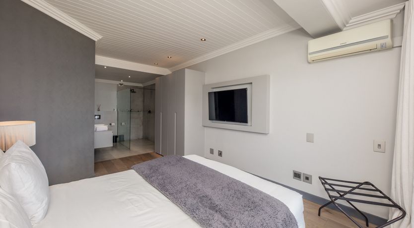 Photo of Breeze On Camps Bay