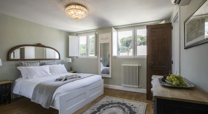 Photo of Roman Gardens