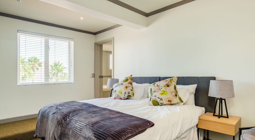 Photo of Gingko & Gazania