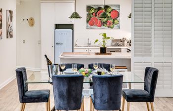 Gingko & Gazania Holiday Home