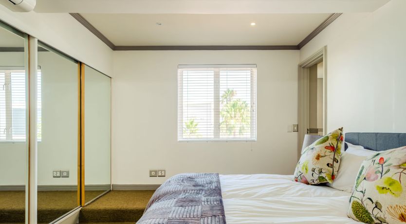 Photo of Gingko & Gazania