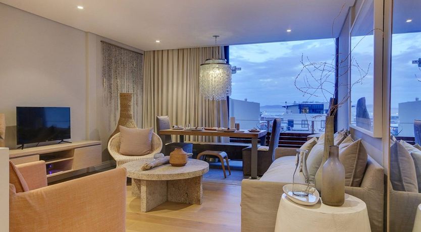 Photo of Oak & Glass