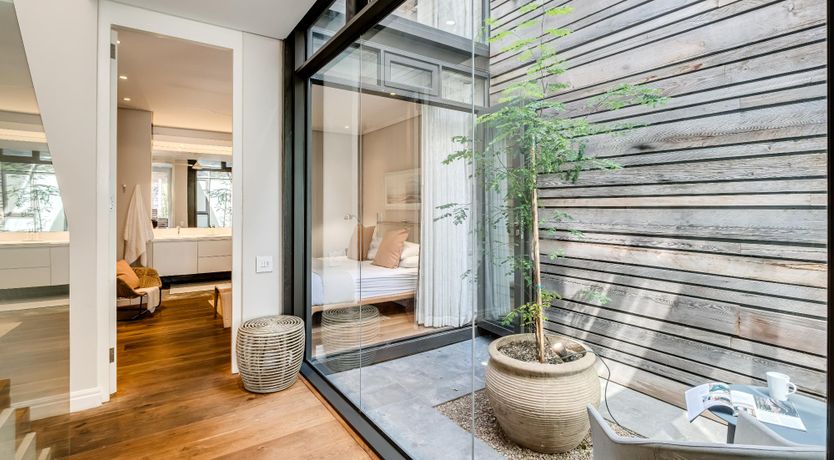 Photo of Oak & Glass