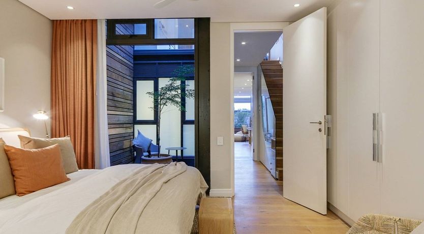 Photo of Oak & Glass