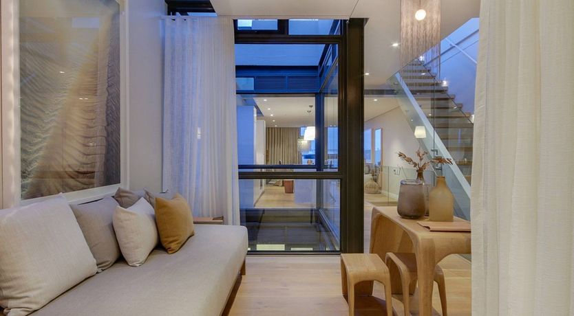 Photo of Oak & Glass