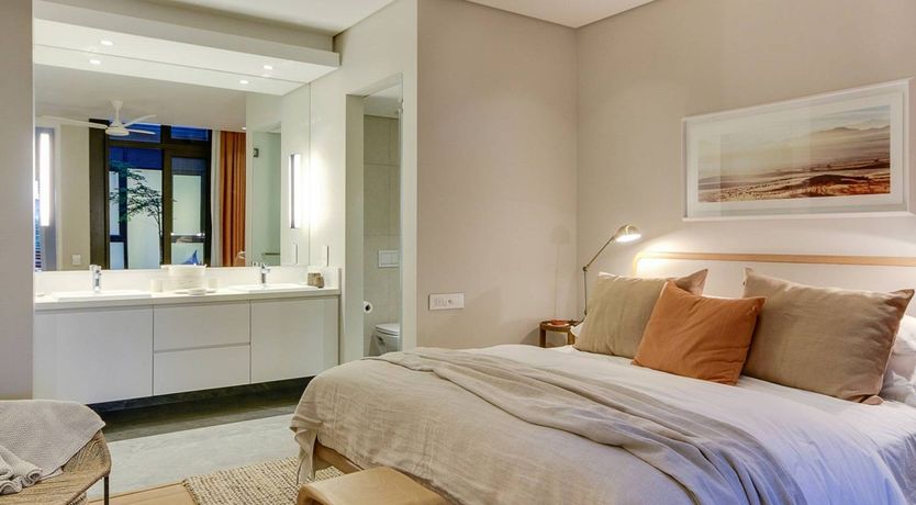 Photo of Oak & Glass