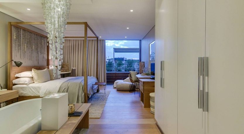 Photo of Oak & Glass