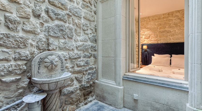 Photo of Playwright's Quarters