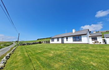 Sea View Cottage Holiday Home