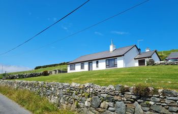 Sea View Cottage Holiday Home