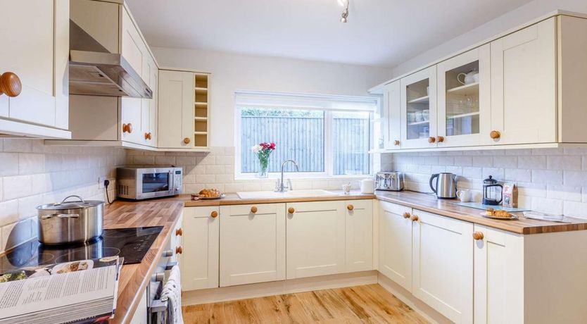 Photo of 3 Bed in Torquay