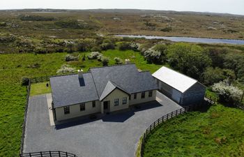 White Thorn House Holiday Home