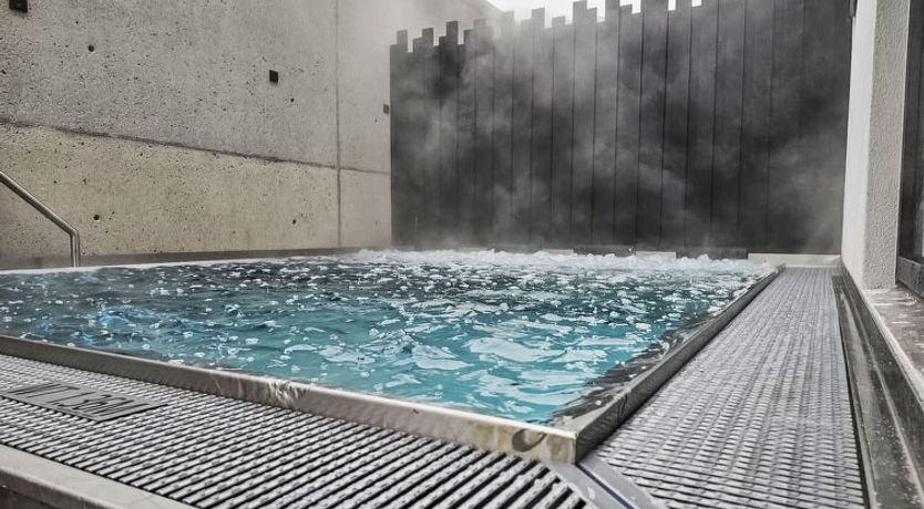 Photo of das rocking home