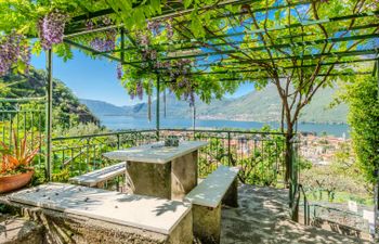 Castello Holiday Home