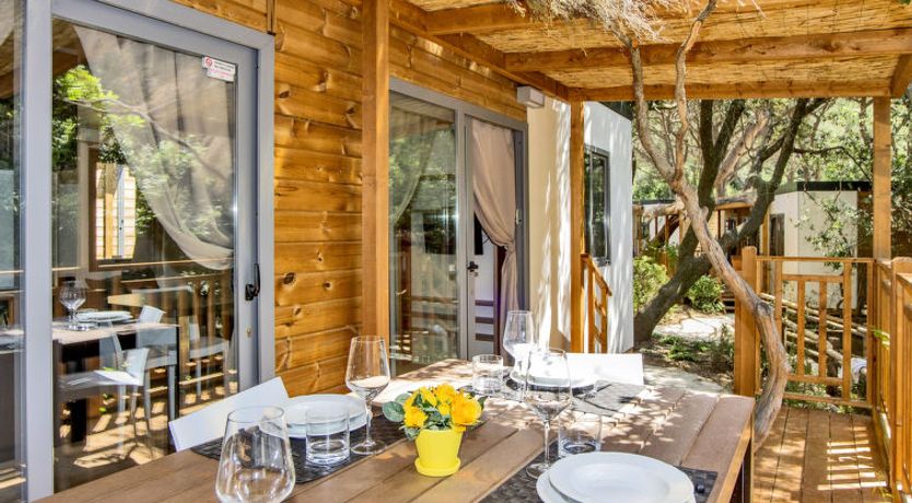 Photo of Deluxe Holiday Home 2