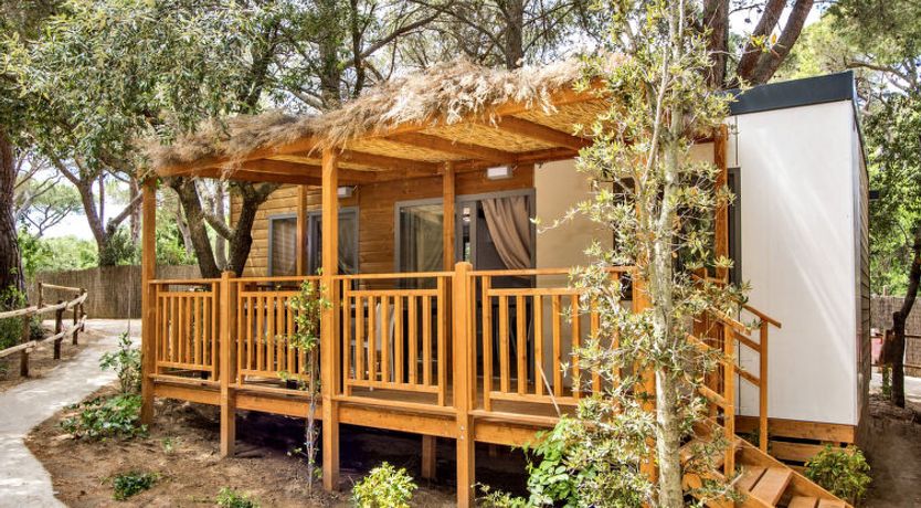 Photo of Deluxe Holiday Home 2