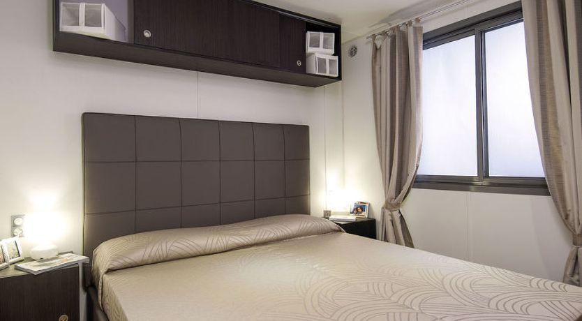 Photo of Deluxe Holiday Home 2