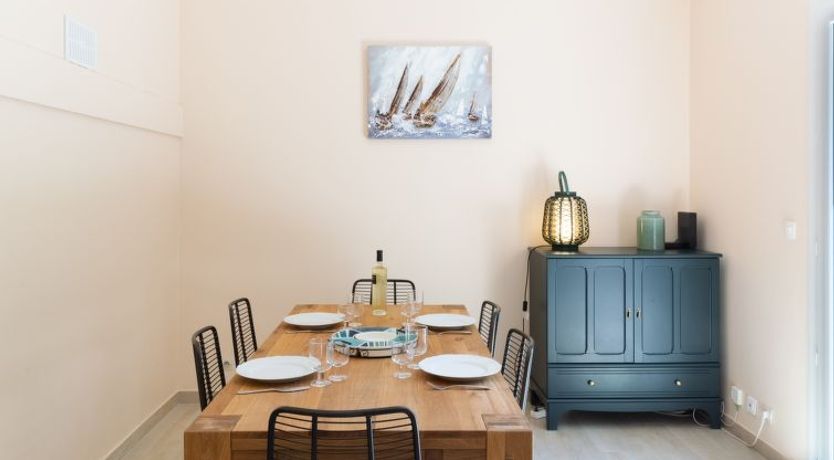 Photo of La Discrete