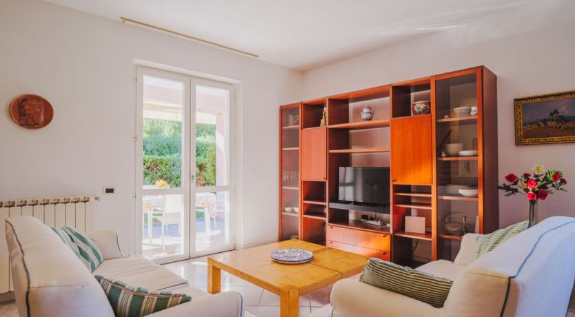 Photo of Lucerna Due Holiday Home 5