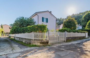 Lucerna Due Holiday Home 5 Holiday Home