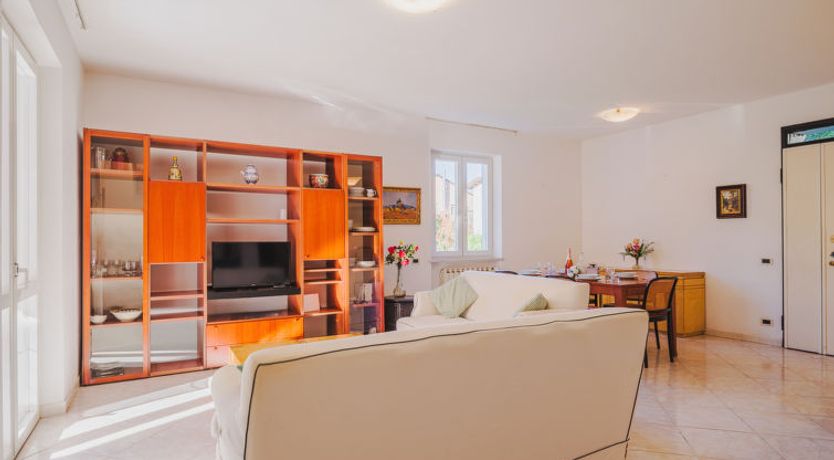 Photo of Lucerna Due Holiday Home 5