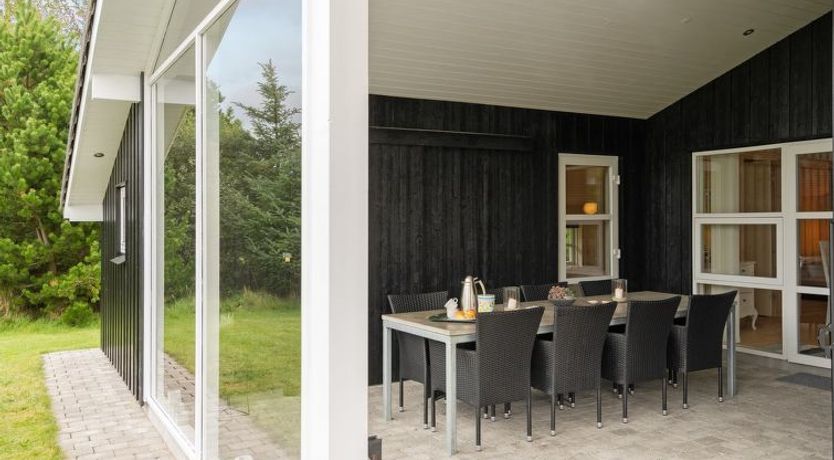 Photo of "Frida" - 700m from the sea